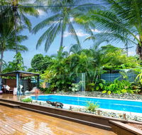 Coconut Blue Front - Palm Cove - NT Tourism