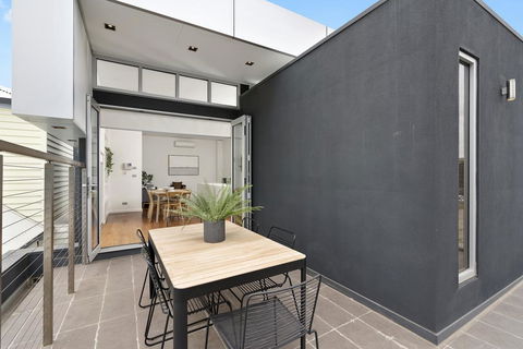 Cogens Two Bedroom Townhouse - Accommodation NT 2