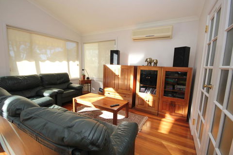 COLMER HOUSE At Dunbogan - Accommodation NT 3