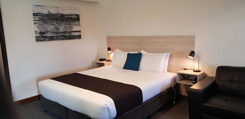 Comfort Hotel Olde Tudor - Accommodation NT 1