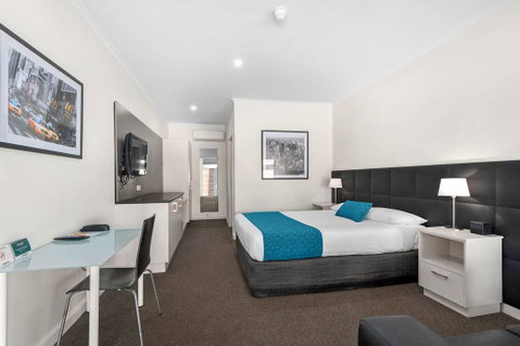 Comfort Inn & Suites Manhattan - Accommodation NT 0