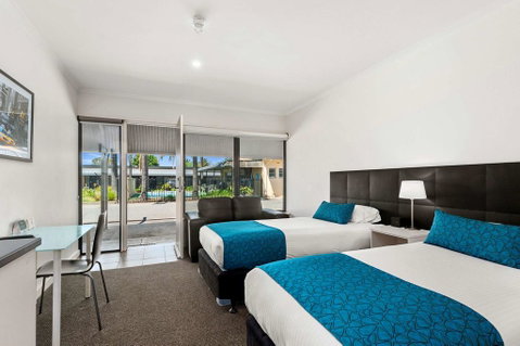 Comfort Inn & Suites Manhattan - Accommodation NT 3