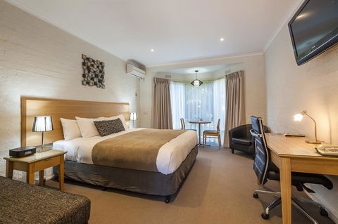 Comfort Inn Coach & Bushmans - Accommodation NT 1