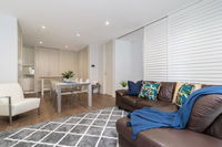 Convenience and luxury in Carnegie