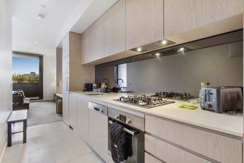 Convenient City Apartment With Resort-style Extras - Accommodation NT 1