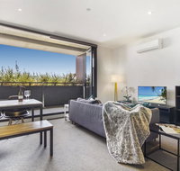 Convenient city apartment with resort-style extras - Accommodation NT