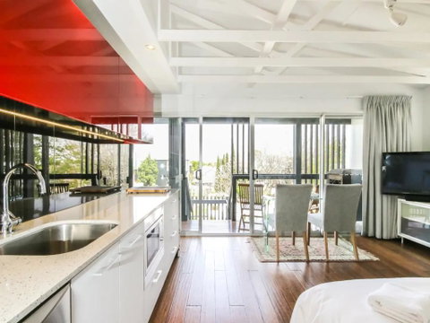 Cool Architect-Designed Studio Close To CBD - Accommodation NT 3