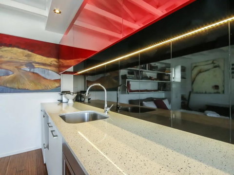 Cool Architect-Designed Studio Close To CBD - Accommodation NT 2