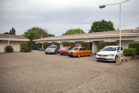 Cooma Motor Inn - NT Tourism 1