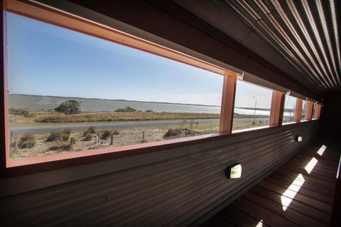 Coorong Aurora - Breathtaking Waterfront Escape - NT Tourism 0