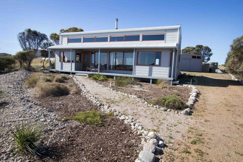 Coorong Aurora - Breathtaking Waterfront Escape - NT Tourism 2