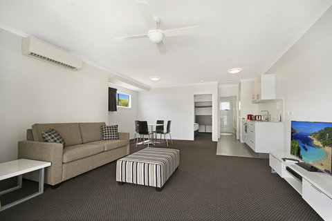 Cooroy Luxury Motel Apartments - Accommodation NT 0