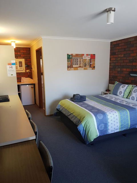Coorrabin Motor Inn - NT Tourism 0