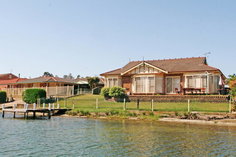 Cormorant Waterfront Home - Accommodation NT 3