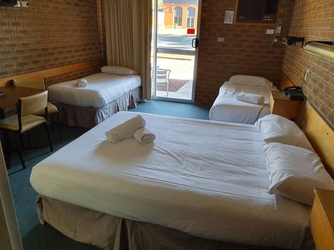 Corowa Golf Club Motel - NT Tourism 1