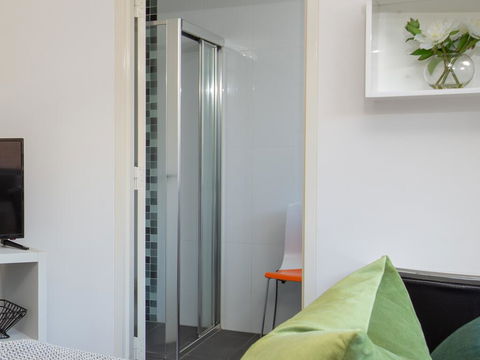 Cosy And Bright Studio Next To Westmead Hospital - NT Tourism 0