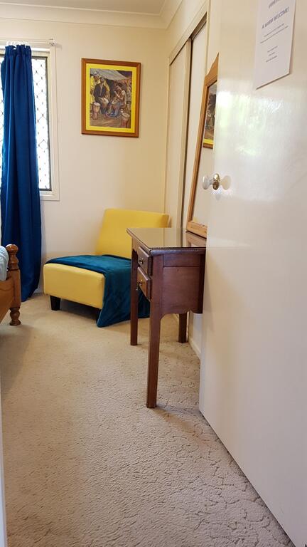 Cosy Quiet Bedroom Ferny Grove - Accommodation NT 2