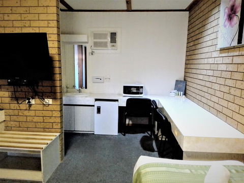 Country Home Motor Inn - Accommodation NT 2