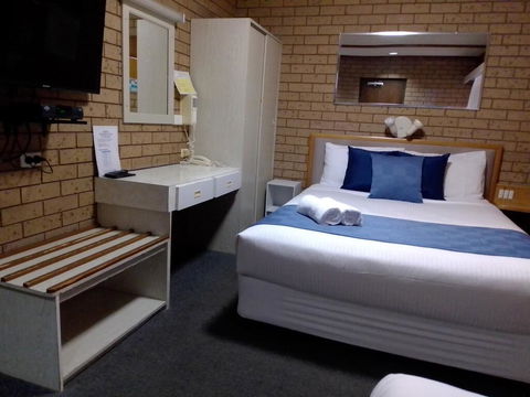 Country Home Motor Inn - Accommodation NT 3