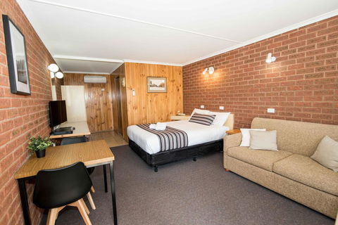 Country Mile Motor Inn - NT Tourism 2