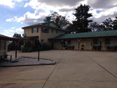 Country Rose Motel Warwick - Accommodation NT 2