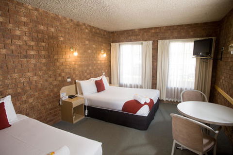 Courtyard Motor Inn - Accommodation NT 2
