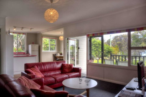 Cove Beach Apartment 1 - Accommodation NT 2