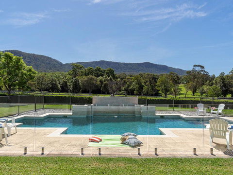 Cowley House - Stunning Entertainer, Views, Pool - NT Tourism 2