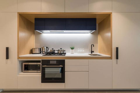 Cozy Melbourne Star 2 Bedroom Apartment Docklands - Accommodation NT 3