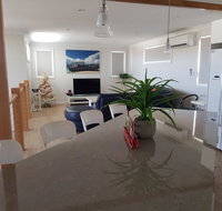 Cozzys Condo Luxury Beach House - Accommodation NT