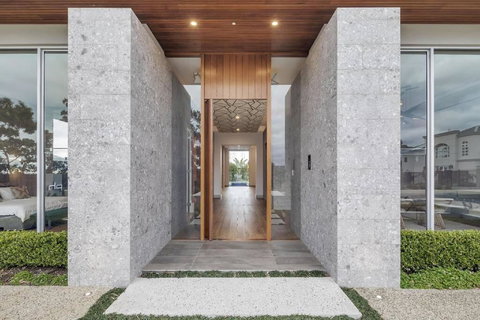 Craigburn Farm Sanctuary - Accommodation NT 1