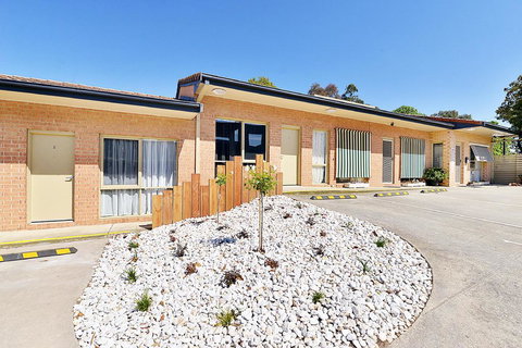 Cranbourne Motor Inn - Accommodation NT 0