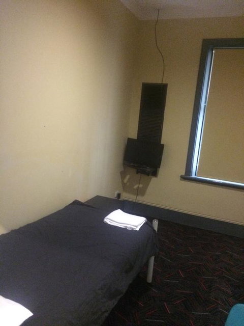 Cross Keys Hotel - Accommodation NT 3
