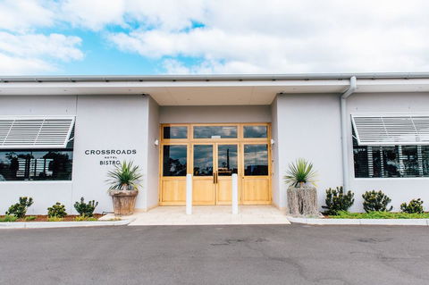 Crossroads Hotel - NT Tourism 0