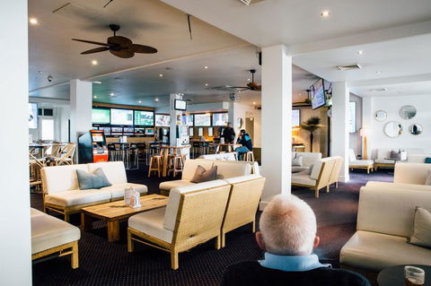 Crossroads Hotel - NT Tourism 2