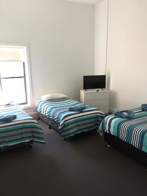Crown Inn Hotel - Accommodation NT 1