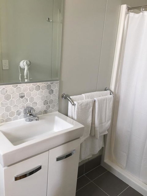 Crystal Creek Caravan Park - Accommodation NT 2