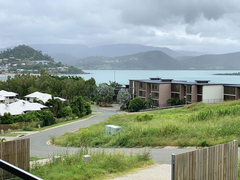 DAYDREAMING Airlie Beach, Water Views & Only 200m To Boardwalk. - Accommodation NT 2