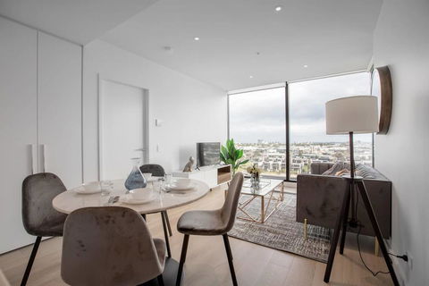 Delightful 2BR Riverview@Docklands - Accommodation NT 2