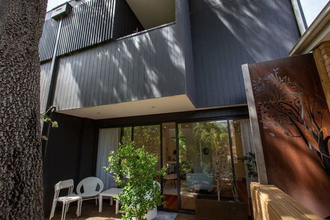 Designer Taste 2BR Townhouse@Hawthorn - Accommodation NT 1