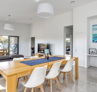 Diamond Bay Beach House brand new - Accommodation NT