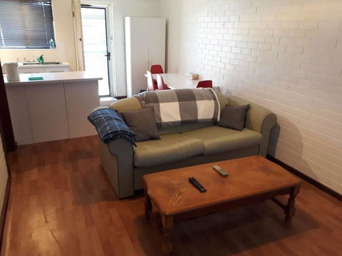 Dianella - Affordable & Comfortable Close To The City & Shops - Accommodation NT 2