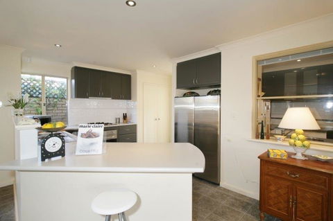 Dolphin 3 Bedroom House By Shoalwater Executive Homes - NT Tourism 1