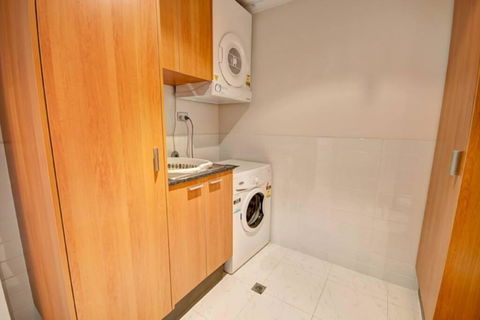 Dolphin Quay Apartment-2 Bedroom - NT Tourism 2