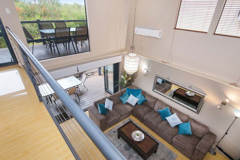 Dunsborough Deluxe Retreat - Accommodation NT 2