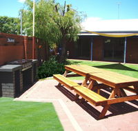 Dunsborough Inn Backpackers - Accommodation NT