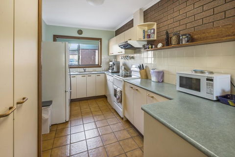 Eagle Point Getaway - Waterfront Serenity! - Accommodation NT 3
