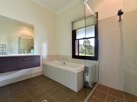 Eagles Rest @ Maluna Vineyard - Accommodation NT 1