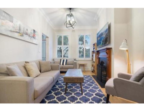 Elegant Renovated Terrace Close To City - NT Tourism 0