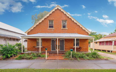 Eliza 1875 Red Brick Duplex Townhouse - Accommodation NT 0